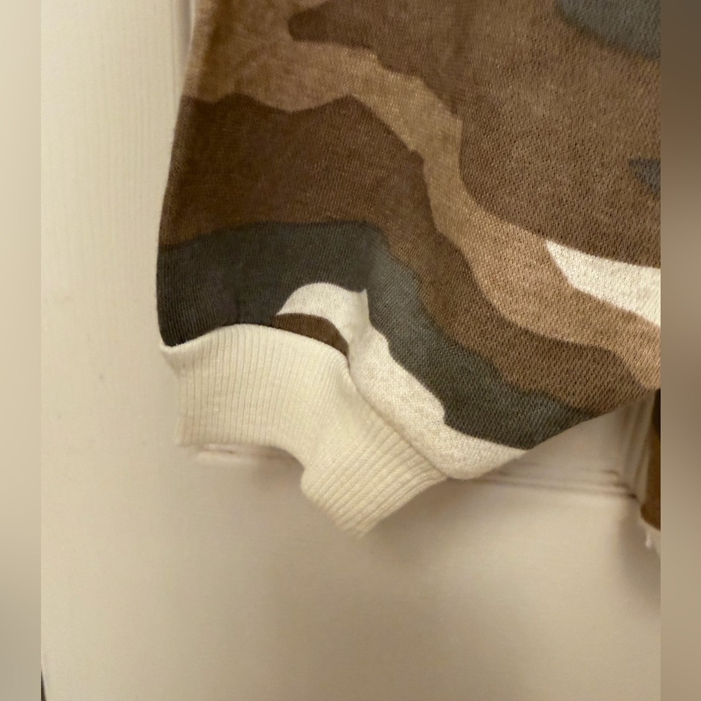 Bloom + Pop Camouflage Print Sweater Size Small - Picture 6 of 11